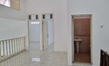 Disewakan rumah siap huni di rawamangun