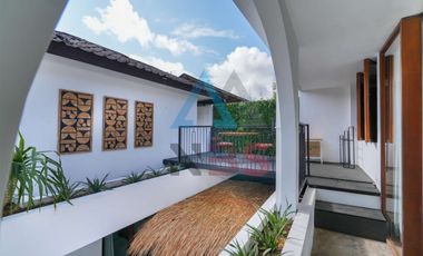 Jual cepat 2 unit  1 villa & 1 semi villa Di Jimbaran bawah