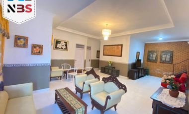 DIJUAL RUMAH 2 LANTAI LOKASI STRATEGIS SESETAN DENPASAR SELATAN BALI