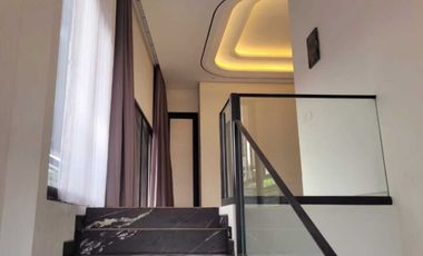 New Tropical House with Waterfall Manyar Kertoadi hook 2lt