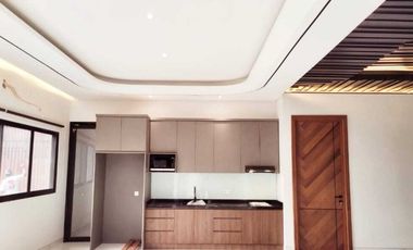 New Tropical House with Waterfall Manyar Kertoadi hook 2lt