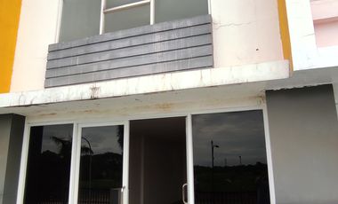 Ruko 3 Lantai Parkir Luas Bagus Rapi Bersih Cocok Kantor Gudang Besar