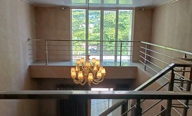 Dijual Rumah Full Furnish dan Sudah Renov di Green River View