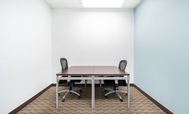 Regus - The Energy Building (Kantor Pribadi 3 Orang)