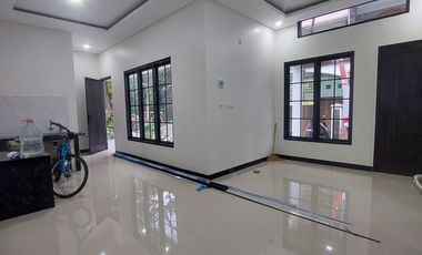 Rumah Baru Cantik Kekinan Perumahan di Palur Ngringo Jaten  Dekat UNS