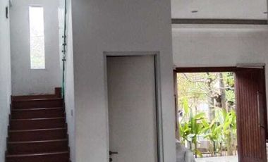 JUAL RUMAH MODERN DI SUNSET ROAD KUTA