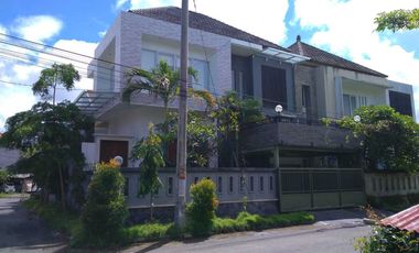 JUAL RUMAH MODERN DI SUNSET ROAD KUTA