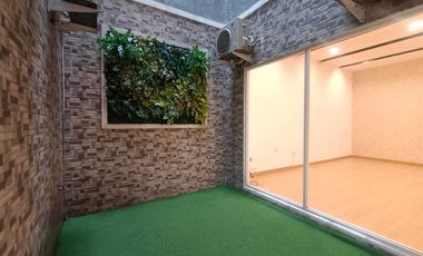 Rumah Mewah Semi Furnshed 3 Lantai Sutera