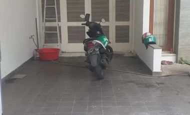 Sewa rumah siap huni furnish Jl. Benda Gandaria Kebayoran baru Jaksel