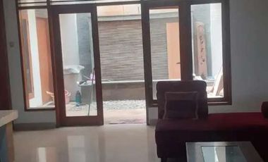 Sewa rumah siap huni furnish Jl. Benda Gandaria Kebayoran baru Jaksel