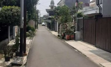 Sewa rumah siap huni furnish Jl. Benda Gandaria Kebayoran baru Jaksel