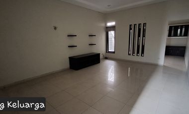 Dijual Rumah Mewah dan Besar kota Sukabumi 2 Lantai di Kodim Lama