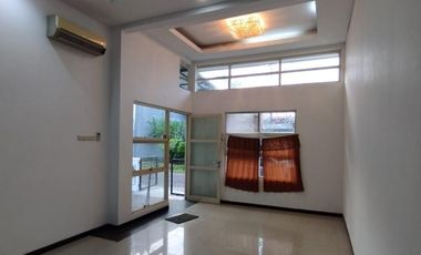Rumah Minimalis Vila Valensia, Pakuwon Indah