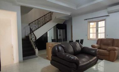 Disewakan Rumah 3 Lt 8 X 18 Gading Grande 4+1 Kt Furnish Kelapa Gading