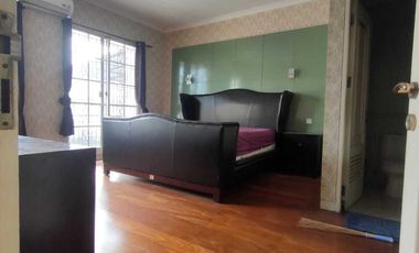 Disewakan Rumah 3 Lt 8 X 18 Gading Grande 4+1 Kt Furnish Kelapa Gading