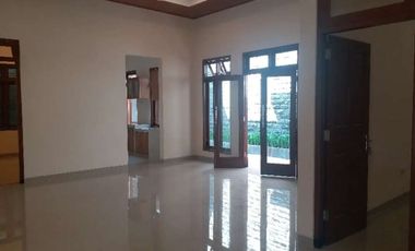 Rumah mewah baru sumber solo