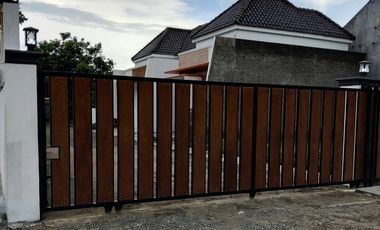 Rumah  baru modern minimalis dekat hotel Surya Yudha, Samsat, Menara Pandang, pusat kota Purwokerto