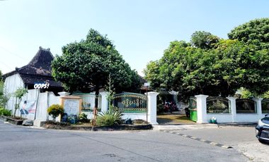 Turun harga Rumah luas joglo solo kota dijual cepat BU