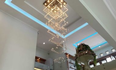 Rumah mewah furnish ada kolam renang pinggir jalan akses tol n bandara