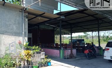 Rumah dekat alun alun dengan pemandangan sawah di banyudono boyolali