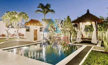 Dijual Villa Bumbak kerobokan Badung Bali