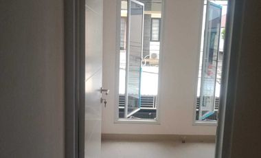 DiJual Rumah Mewah Minimalis Modern 2 lantai di Jl Cempaka Putih Barat