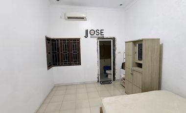 Rumah Luas Bagus 2 lt di Sumber dekat Jalan Raya Manahan Solo Kota