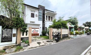 Rumah Luas Bagus 2 lt di Sumber dekat Jalan Raya Manahan Solo Kota