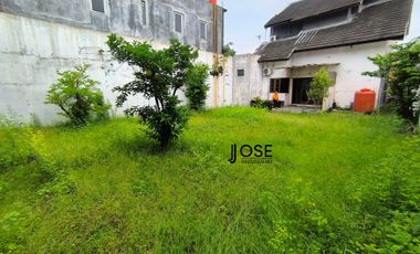 Rumah Luas Bagus 2 lt di Sumber dekat Jalan Raya Manahan Solo Kota