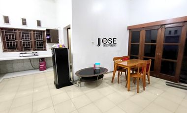 Rumah Luas Bagus 2 lt di Sumber dekat Jalan Raya Manahan Solo Kota