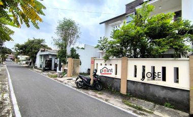 Rumah Luas Bagus 2 lt di Sumber dekat Jalan Raya Manahan Solo Kota