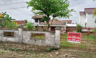 RUMAH HALAMAN LUAS DEKAT PUSRI PALEMBANG – Cocok Untuk Pensiunan!