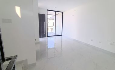 Disewakan Rumah type Lavender Golf Island Pantai Indah Kapuk