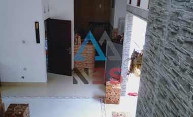 DIJUAL RUMAH 2 LANTAI SIAP HUNI DIKESAMBI DENPASAR TIMUR