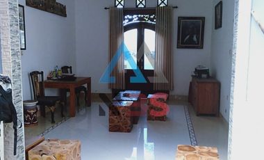 DIJUAL RUMAH 2 LANTAI SIAP HUNI DIKESAMBI DENPASAR TIMUR