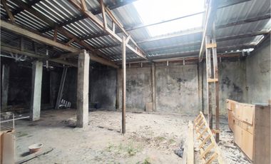 Dijual Bangunan Hitung Tanah Bekas Gudang di Pasar Padalarang