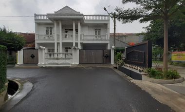 Untung besar bonus rumah mewah dgn kolam renang di Dukuh Zamrud Bekasi