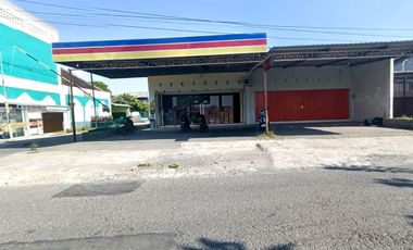 Ruang Usaha Luas Tepi Jalan Strategis di Singopuran Kartasura Skh
