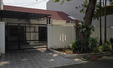 DISEWAKAN RUMAH SIAP HUNI DI SENOPATI KEBAYORAN BARU JAKARTA SELATAN