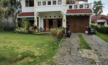 Dijual dan Disewakan Rumah Villa Full Furnish + Pool di Perum Villa Kusuma Estate, Jl. Abdul Gani Atas, Batu Malang