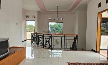 Dijual dan Disewakan Rumah Villa Full Furnish + Pool di Perum Villa Kusuma Estate, Jl. Abdul Gani Atas, Batu Malang