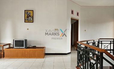 Dijual dan Disewakan Rumah Villa Full Furnish + Pool di Perum Villa Kusuma Estate, Jl. Abdul Gani Atas, Batu Malang
