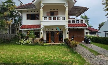 Dijual dan Disewakan Rumah Villa Full Furnish + Pool di Perum Villa Kusuma Estate, Jl. Abdul Gani Atas, Batu Malang