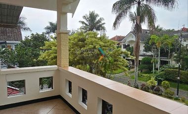 Dijual dan Disewakan Rumah Villa Full Furnish + Pool di Perum Villa Kusuma Estate, Jl. Abdul Gani Atas, Batu Malang