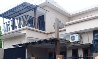 Rumah tingkat hook perum GS Mandalatama Purwokerto dekat stasiun