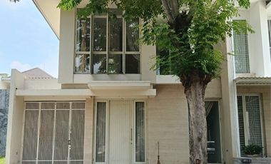 Rumah Pakuwon Indah, The Mansion