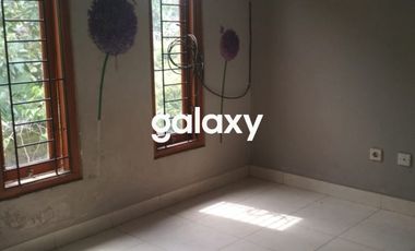 Rumah Minimalis 2 Lantai Lokasi Asri - AR