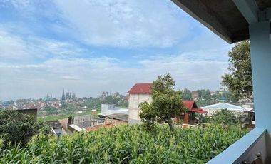 Dijual semi Villa SHM 2 lantai di Bandung Timur