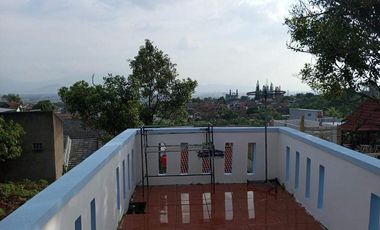 Dijual semi Villa SHM 2 lantai di Bandung Timur