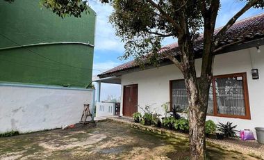Dijual semi Villa SHM 2 lantai di Bandung Timur